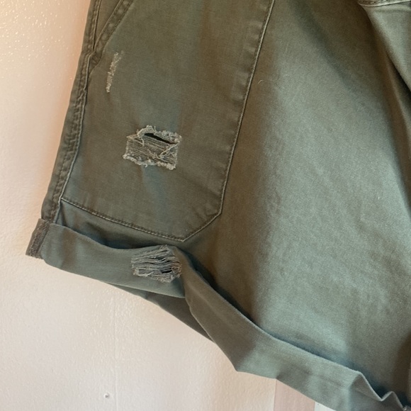 Mossimo mid rise olive green cargo short - Picture 2 of 7
